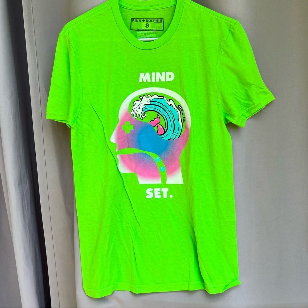 Pink Dolphin “mind set.” NWT tee ◾️ small